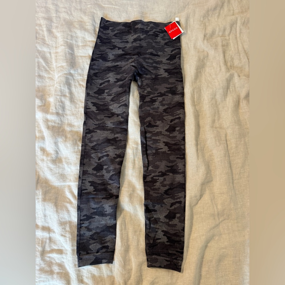 Spanx tummy control camo leggings medium